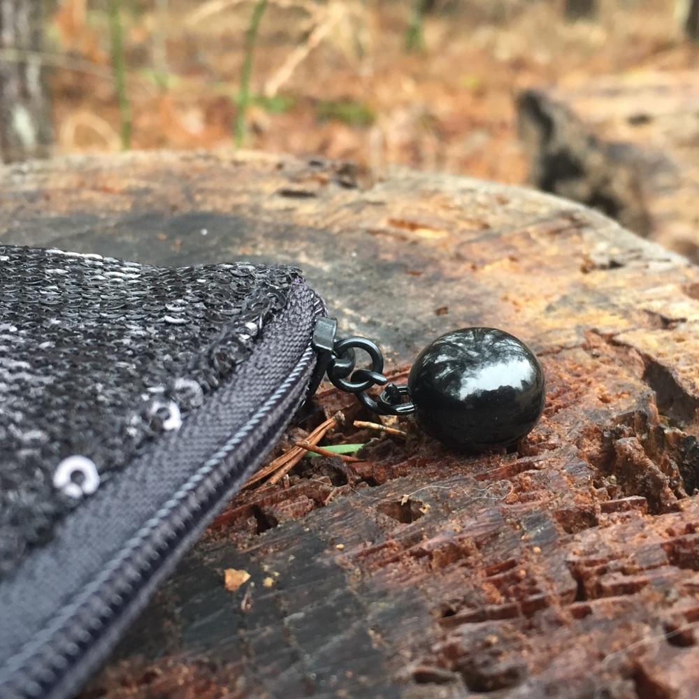 DKNY Sequined Black Small Hand Evening Bag Clutch Sparkle Fun Clubwear Date Prom